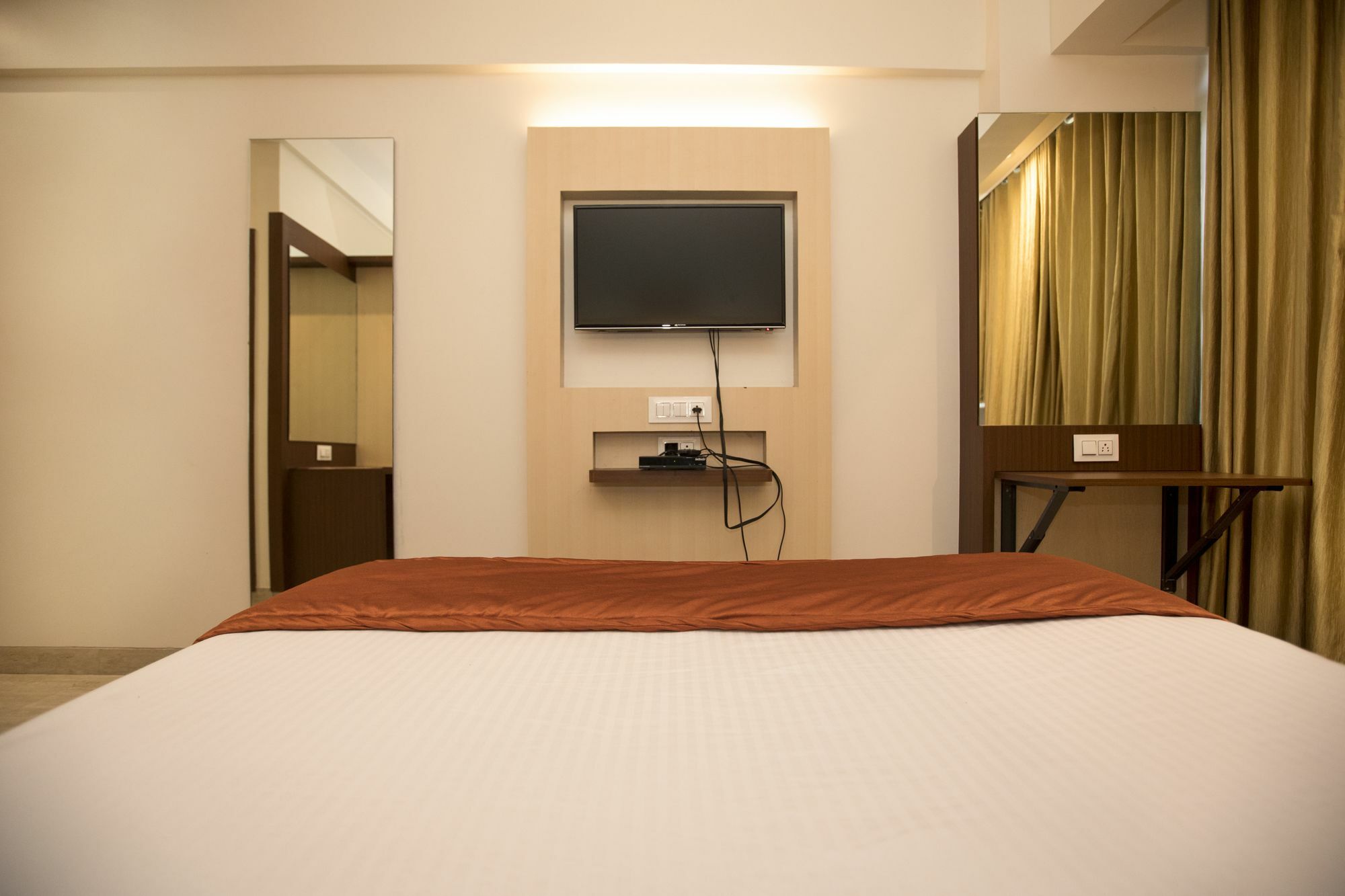 Hotel Spring Inn ムンバイ エクステリア 写真